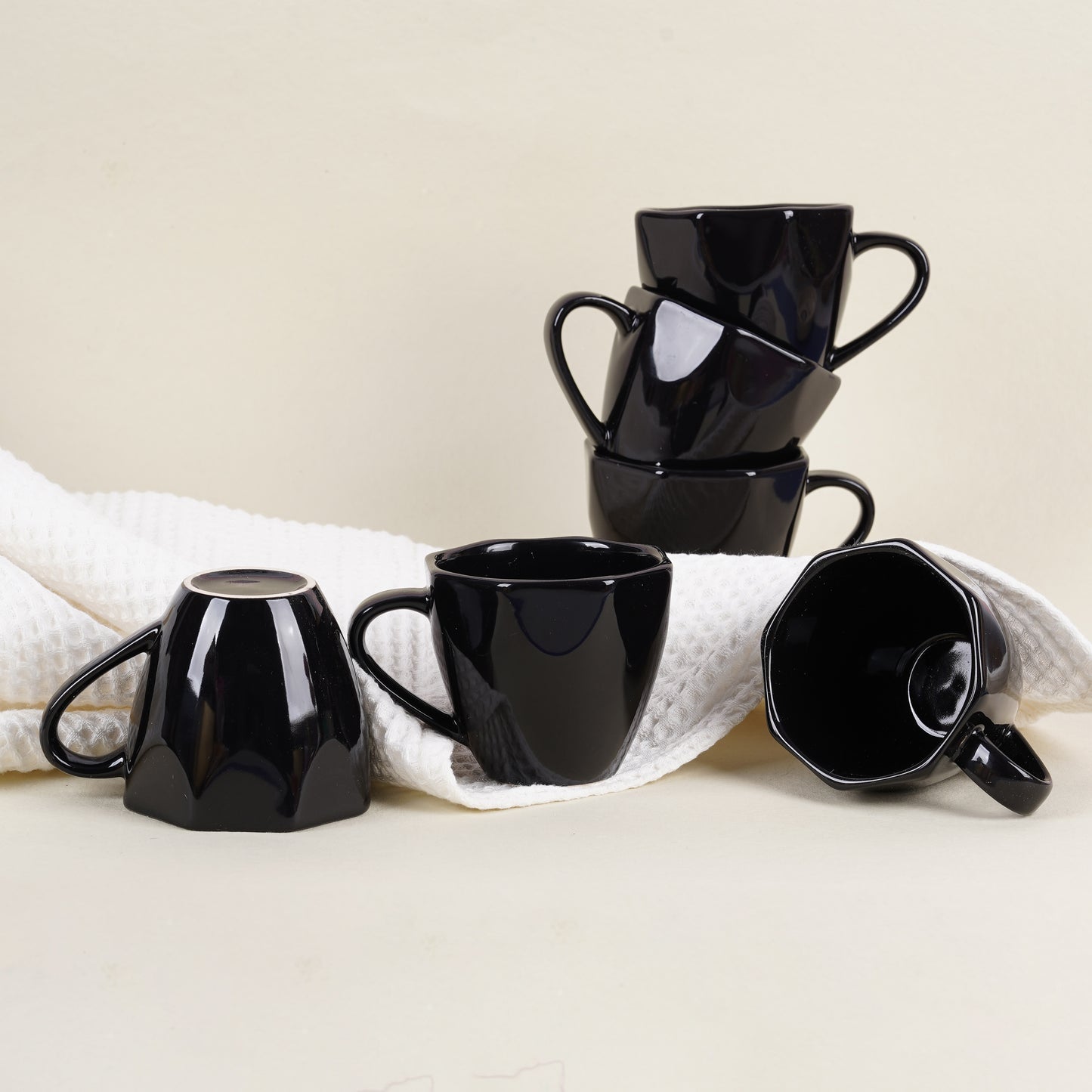 DATA Veda Mugs in Black, Set of 6