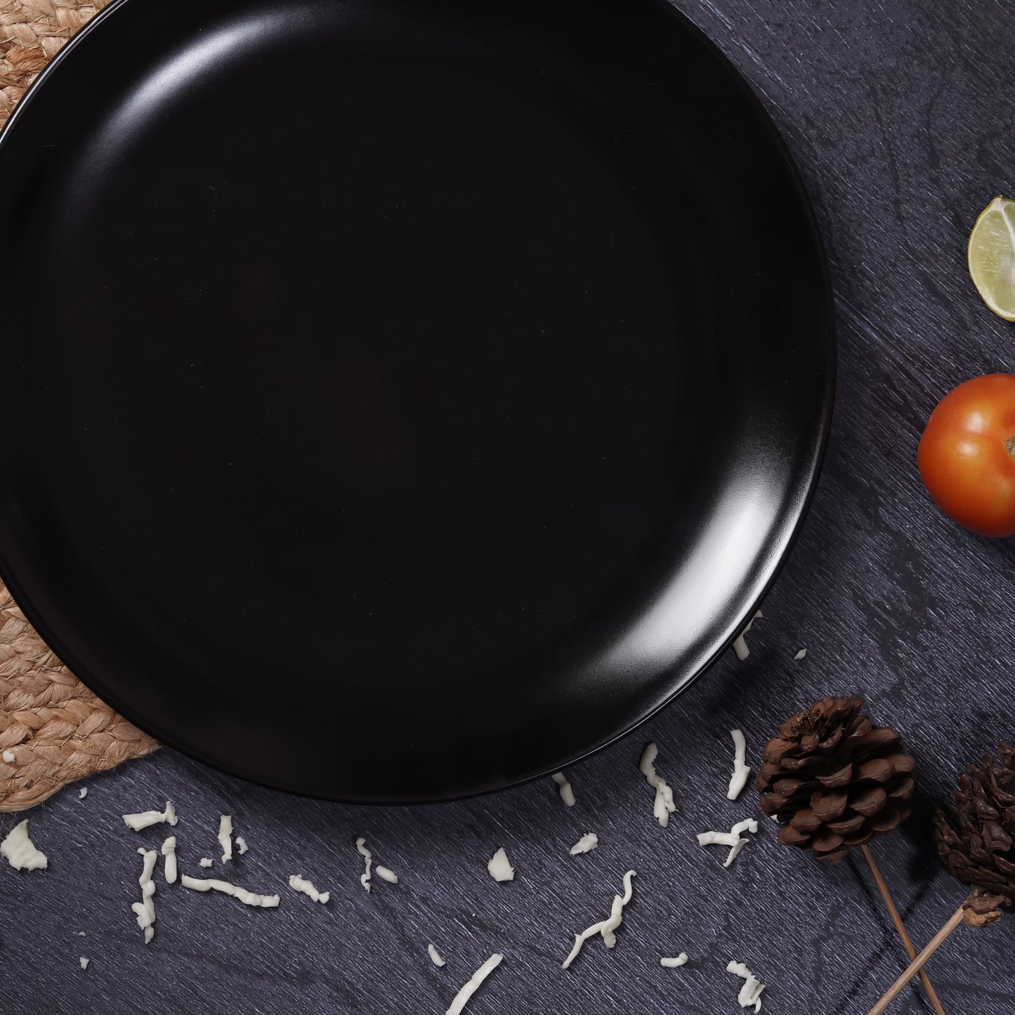 DATA Sattva Black Matt Quarter Plates, Set of 2