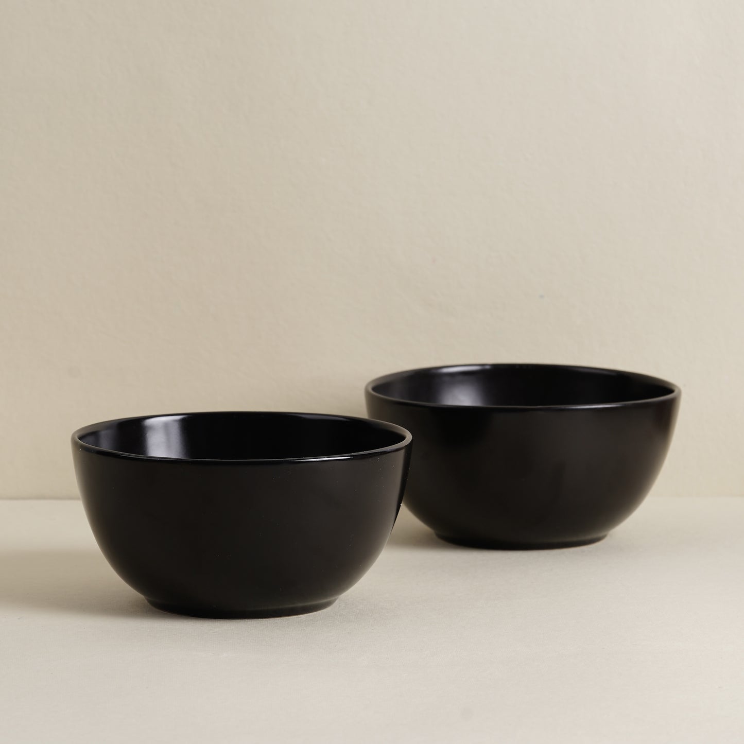 DATA Sattva Serving Bowl in Black Matt, Set of 2