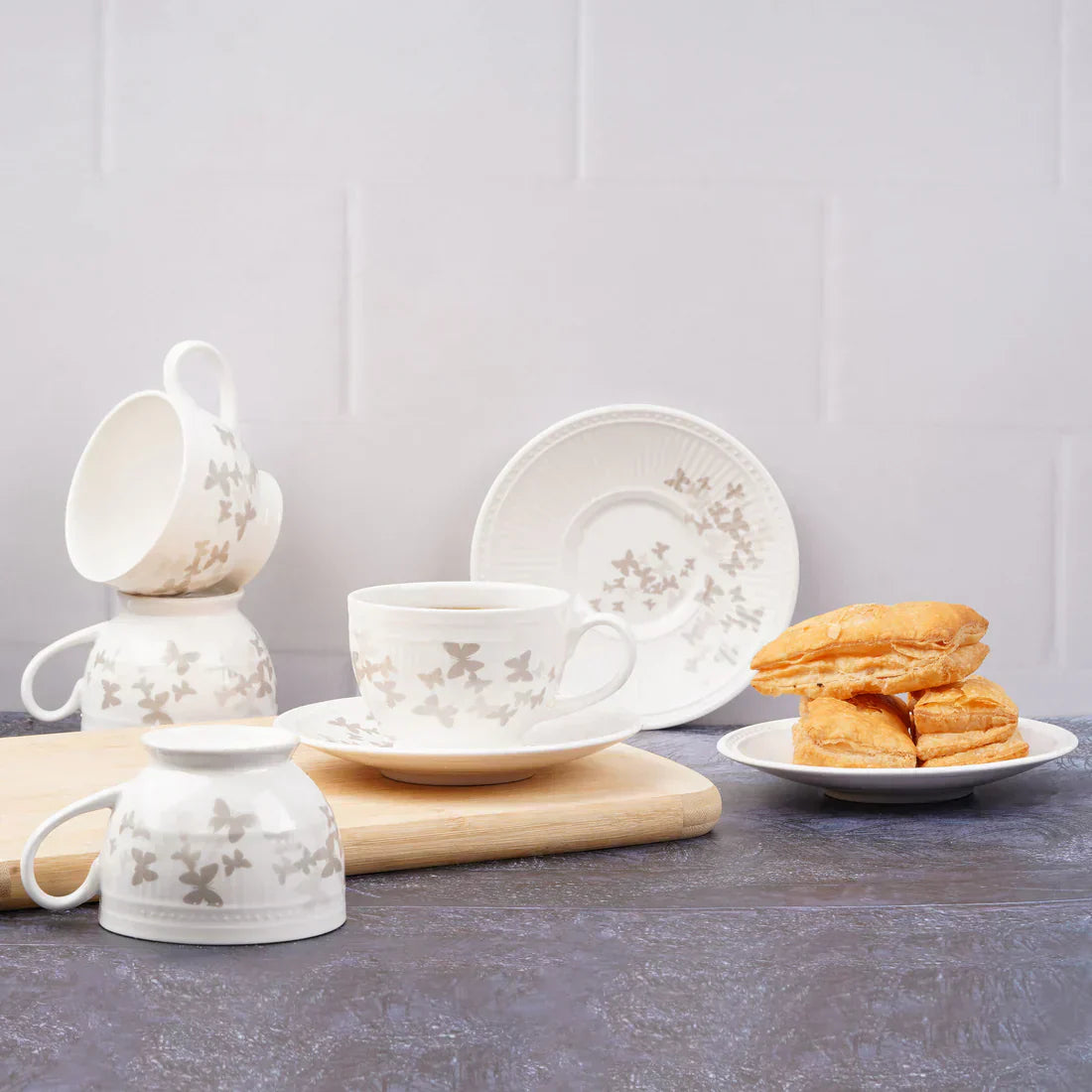 The Art of Tea: How to Choose the Perfect Cup and Saucer Set